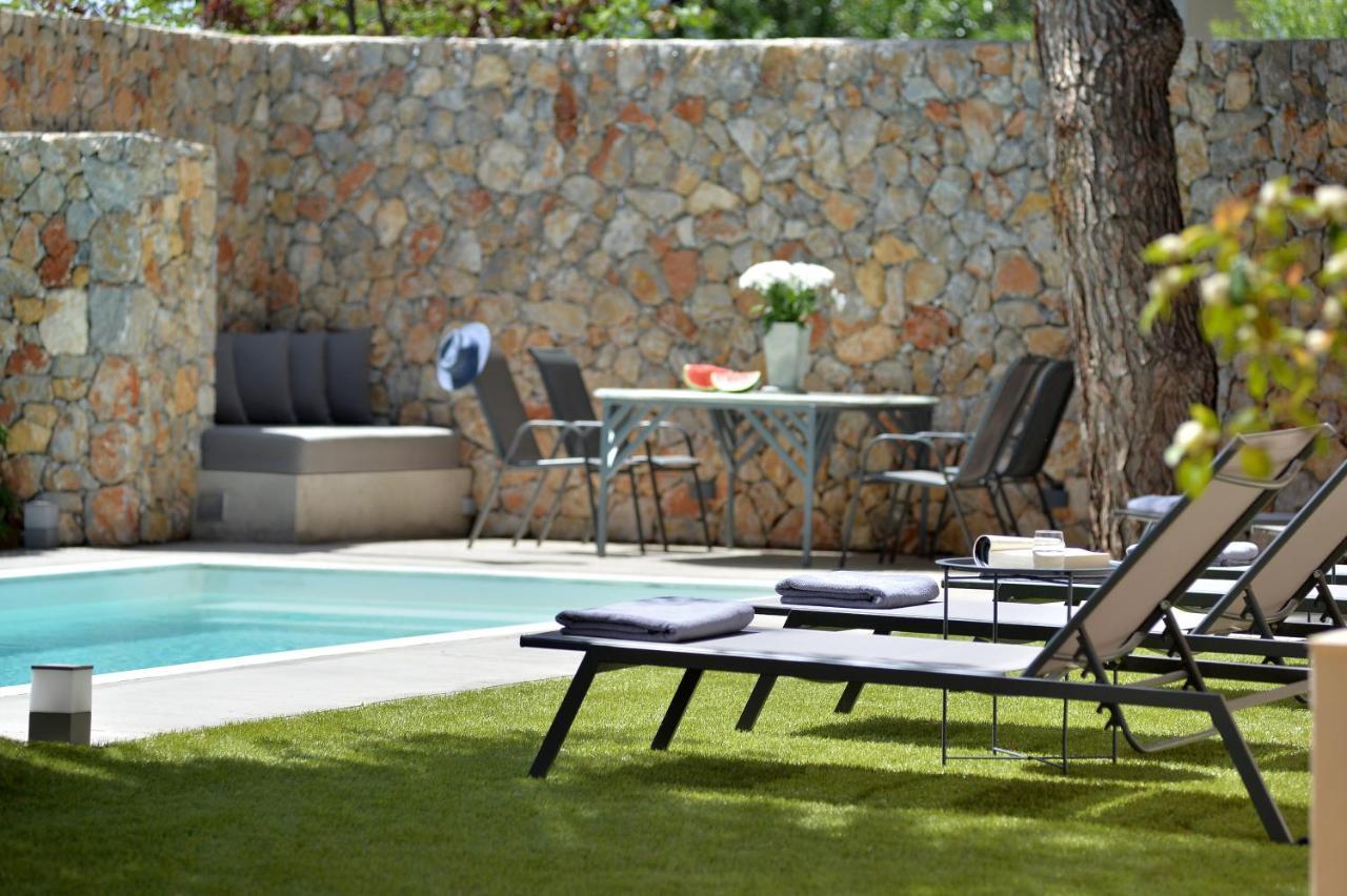 Luxurious Ruby's Pool Villa