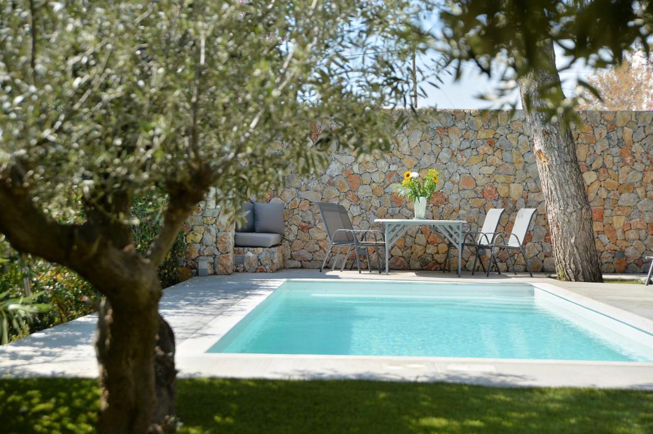 Luxurious Ruby's Pool Villa *